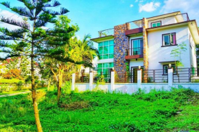 Melia's House Tagaytay - Nature Home for Rent